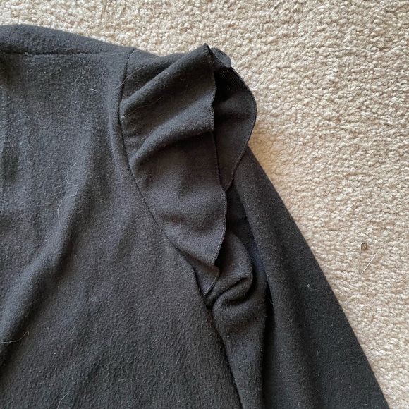 Business casual interview ready Like new black cardigan - Picture 2 of 3